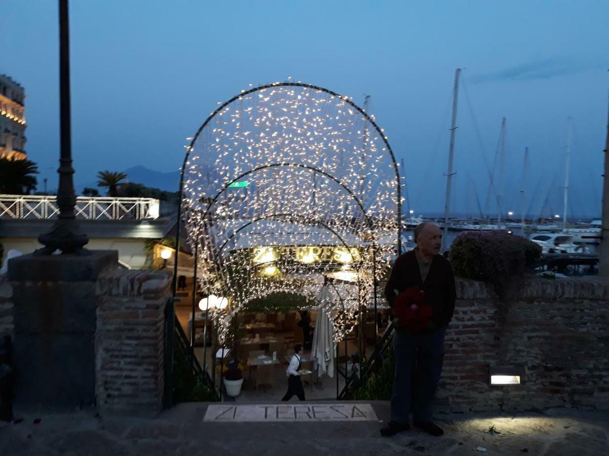 La Mansarda Villa Napoli Bagian luar foto