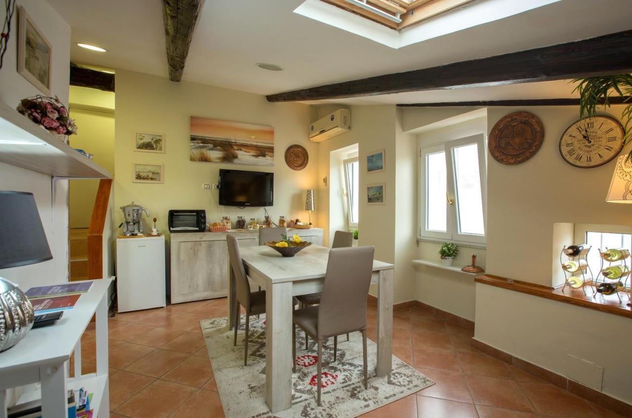 La Mansarda Villa Napoli Bagian luar foto