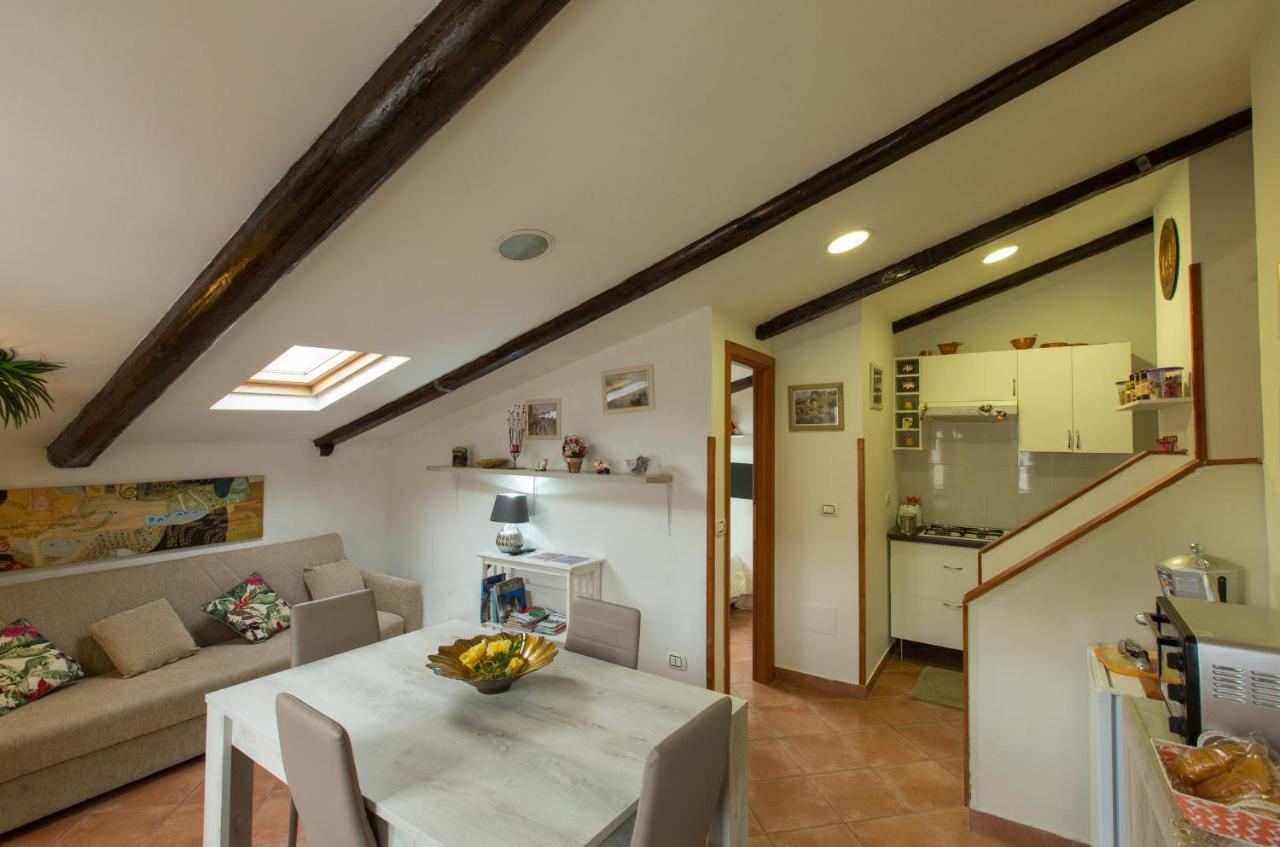 La Mansarda Villa Napoli Bagian luar foto